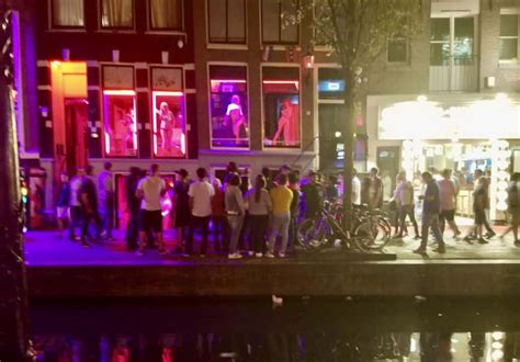 Amsterdam Red Light District: Age Limits for visitors, prostitutes,。